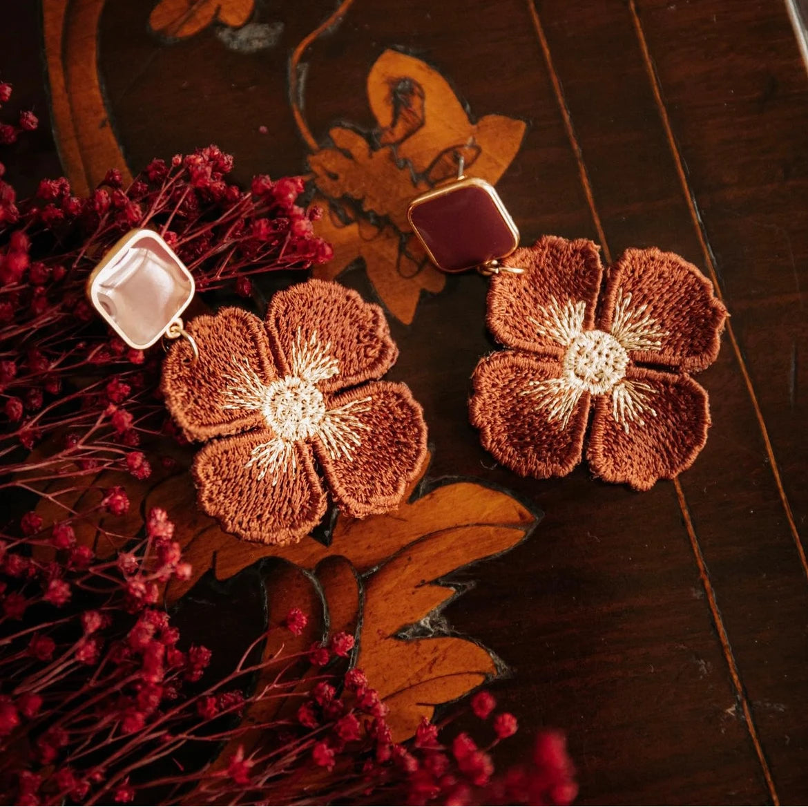 Les bijoux brodés Maison Pernille