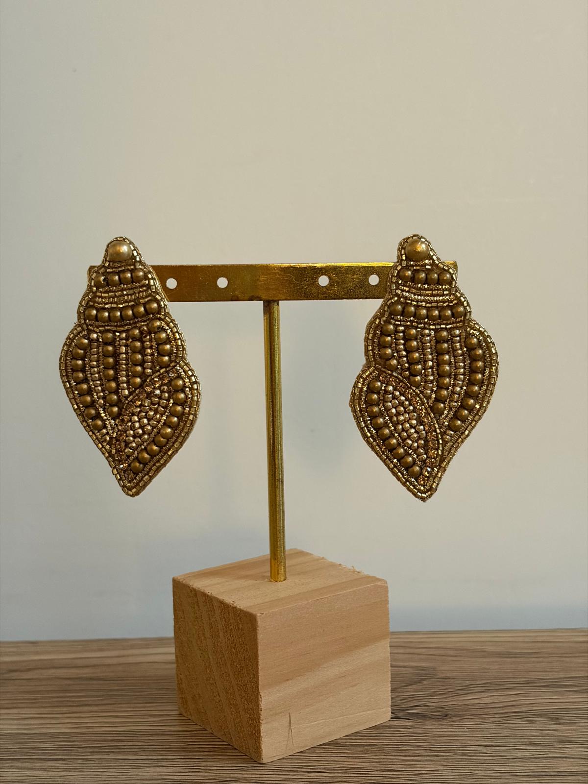 Boucles d'oreilles brodées Perlées CASSIOPÉE