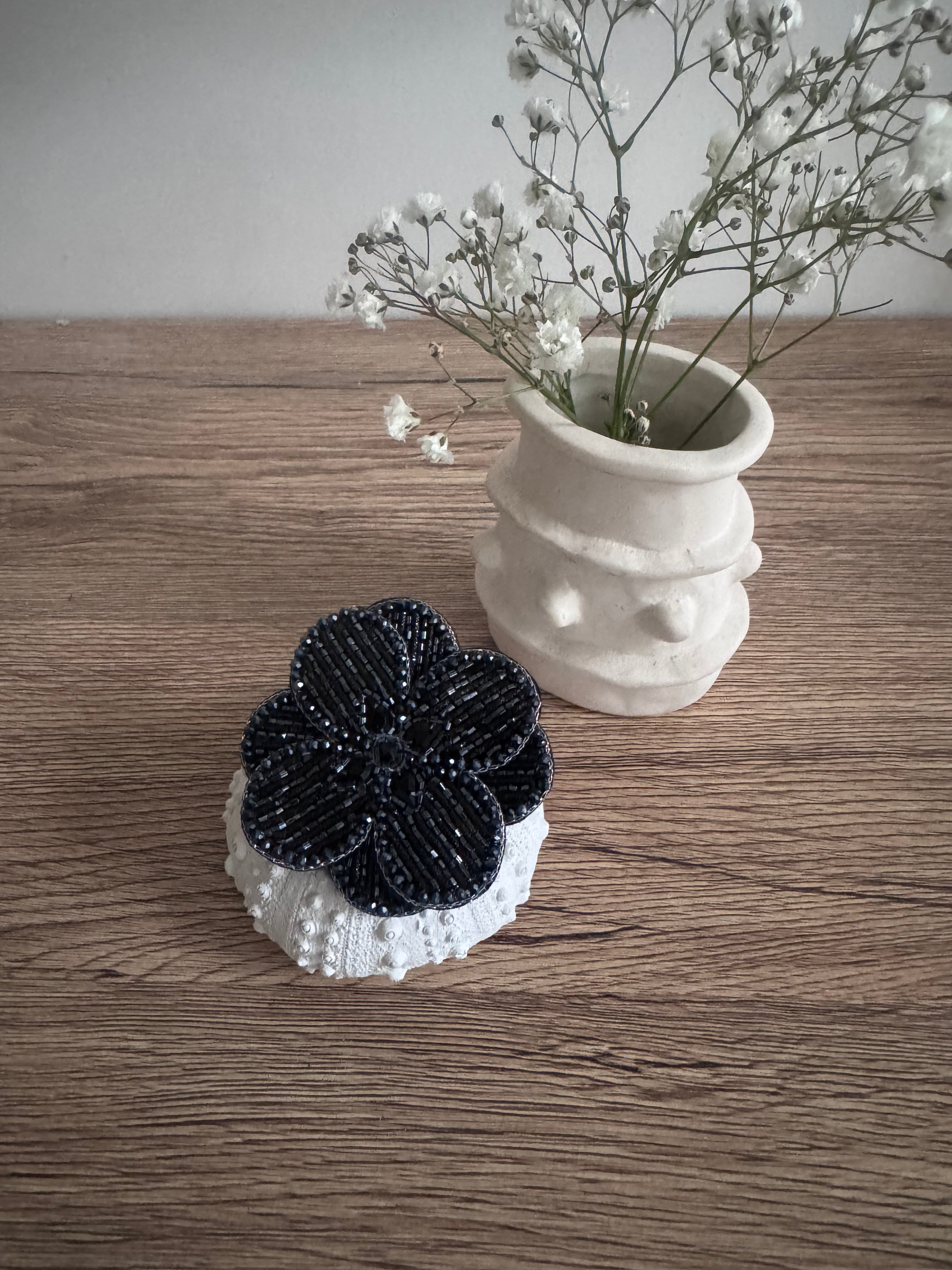 Broche Brodée : Angélique