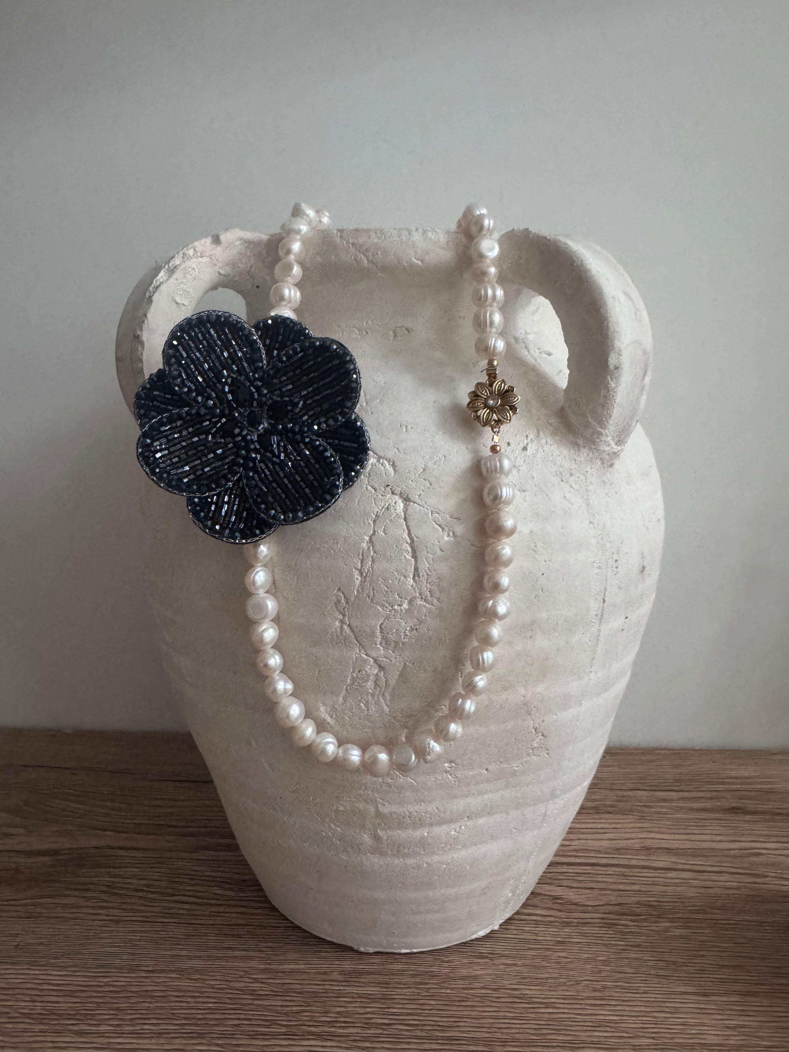 Collier - Broche "Brodé Perlé : Angélique