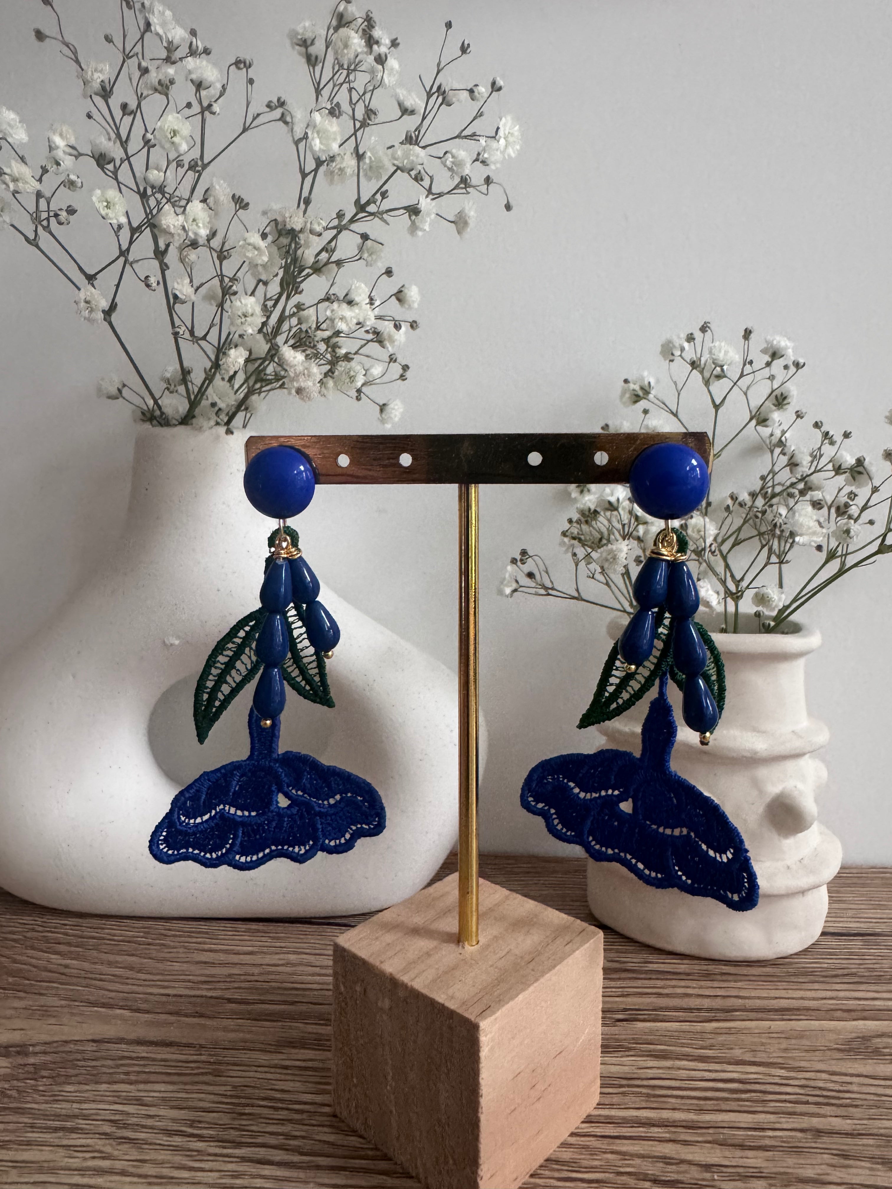 Boucles d'oreilles brodées perlées : ENORA